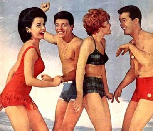 Frankie, Annette & fellow co-stars on the beach